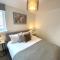 High Street, Stylish City Centre Apartment, 3 Bed