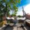 * Midcentury Modern Getaway * Prime Location *