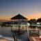 Regency Country Club, Apartments Suites