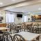Econo Lodge North
