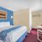 Days Inn by Wyndham Hicksville Long Island - Хиксвилл