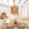 Villa Gold & White