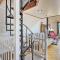 Charming Laconia Home with Deck Walk to Lake! - لا كونيا