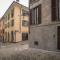 Cortile del Forno nel centro storico - Arona