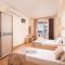 Sunray Hotel