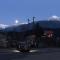 Peaks Lodge