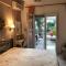 VANA Studios & Apartments