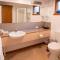 Lake St Clair Lodge