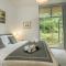 Secluded, New Forest Riverside Lodge