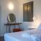 Amphitrite Suites Santorini