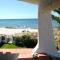 In front of the beach - La terrazza sul mare