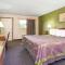 Super 8 by Wyndham Fort Mitchell Cincinnati Area