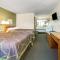 Super 8 by Wyndham Fort Mitchell Cincinnati Area