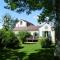 CHEZ deau