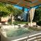 Family holiday house with jacuzzi - Žrnovnica