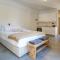 s u e ñ o - studios and apartments, with shared pool