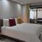 Le Yacht Suites Hotel