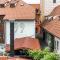 Hostel 99