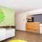 WoodSpring Suites Carol Stream - Chicago