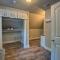 Peaceful Broken Bow Cottage with Fire Pit!
