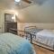 Peaceful Broken Bow Cottage with Fire Pit!
