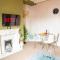 Delightful Central, Seaside Apartment-with free parking
