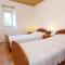 Family-friendly apartments with swimming pool Kuciste - Perna, Peljesac - 10143