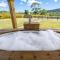 Heartland with Hot Tub - New Gilston