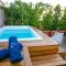 Beautiful Penthouse in Athens with outside jacuzzi