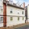 12 Bootham Court Stylish Modern 2-Bed Flat in York with Parking Pass the Keys