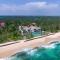 Sri Sharavi Beach Villas & Spa - with 43 metre saltwater infinity pool - 米瑞莎