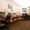 Holiday Inn Express Hotel & Suites Raton by IHG