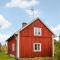 2 Bedroom Stunning Home In Ödeshög