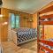 Cozy Tobyhanna Cabin with Hot Tub and Resort Amenities - 托比汉纳