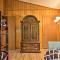 Cozy Tobyhanna Cabin with Hot Tub and Resort Amenities - 托比汉纳