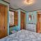 Deck and Beach Access Waterfront Cape Cod Cottage - ويرهام
