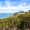 Exquisitely decorated 5th-floor aerie with views of two bays in Flamingo - Playa Flamingo