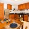 Charming unit that sleeps 4 - with pool - walking distance from Brasilito Beach