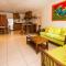 Charming unit that sleeps 4 - with pool - walking distance from Brasilito Beach