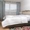 Viña Retreat - 2BR W / Pool, Wifi & Parking