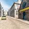 Historic Location, Private Parking, Ground Floor Luxury Flat