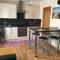 Ground floor 2 bed apartment in central location with private access to 7 miles of sandy beach (sleeps 4) - Brean