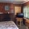 Pine Knoll Hotel Lakeside Lodge & Cabin