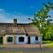 Cottage 33 Old Killarney Village Killarney V93K66X 4 King Beds Sleeps 8 Sharing