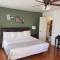 Deluxe Inn
