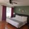 Deluxe Inn