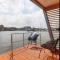 Luxe Houseboat Skoft