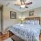 Cozy Woodlands Townhome with Deck Near Market Street