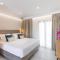 V Luxury Suites
