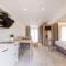 V Luxury Suites